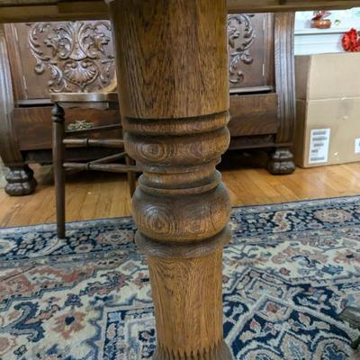 Antique Solid Oak Dining Table w/ 4 Leaves