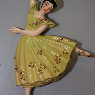 CERAMIC ARTS STUDIO WALL PLAQUES "ATTITUDE AND ARABESQUE" GREEN