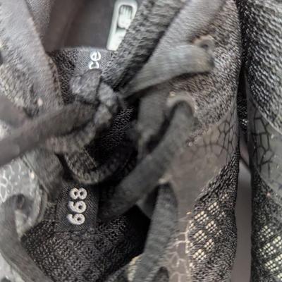 Women's Size 8 1/2 & 9 Shoes