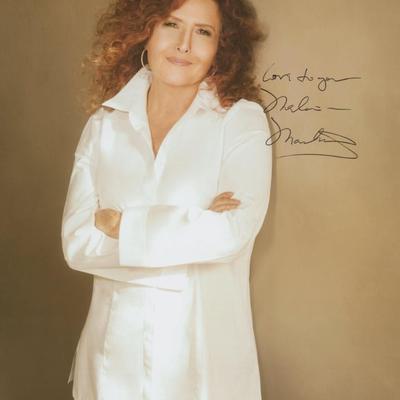 Melissa Manchester signed photo