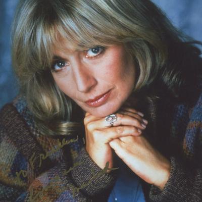 Penny Marshall signed photo