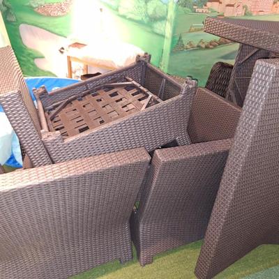 6 pc Sectional with cushion caddy