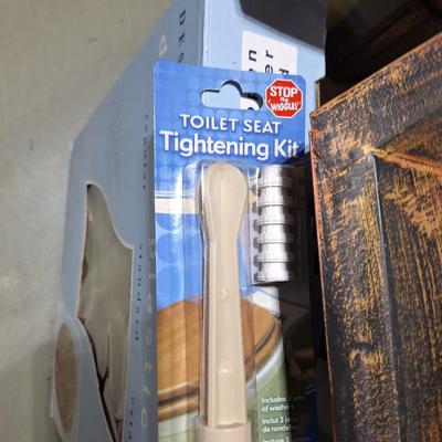 Toilet Set with Tighteners
