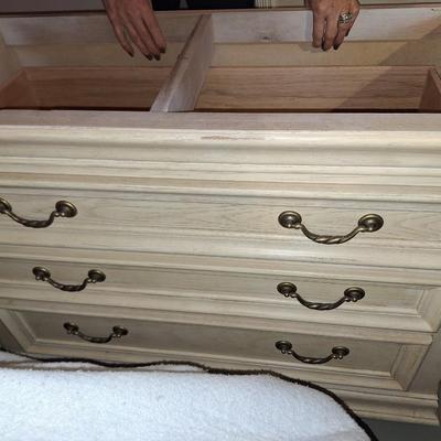 2 dressers