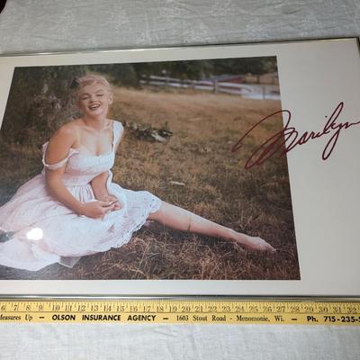 Classic Marilyn Monroe Framed (24x36) Poster