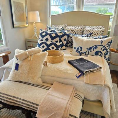 Queen bed SOLD - pillows and quilts all avail