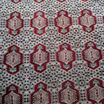 Stunning Turk Hand Woven Wool Rug