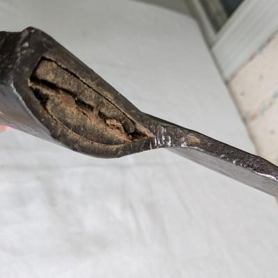 ANTIQUE COOPERS AXE OFFSET HEAD & HANDLE