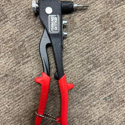 Larson Thread setter