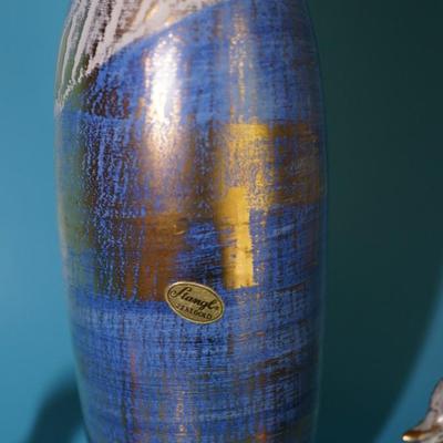 1950's STANGLE BLUE W/ GOLD VASE W/ THREE CERAMIC 3 3/4" DUCKS OF WHITE WITH GOLD.