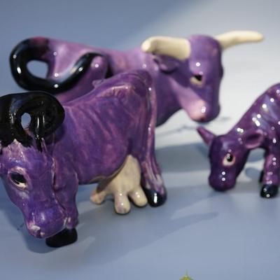 BRAYTON POTTERY OF LAGUNA CALIFORNIA 1950'S BULL, COW AND CALF PURPLE COWS