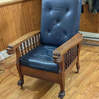 Antique Victorian Oak Figural Dog Head Gentleman's Parlor Arm Chair