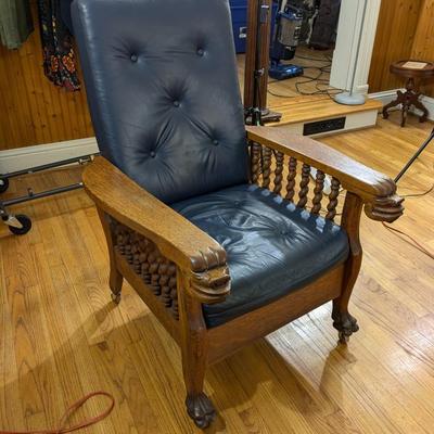 Antique Victorian Oak Figural Dog Head Gentleman's Parlor Arm Chair