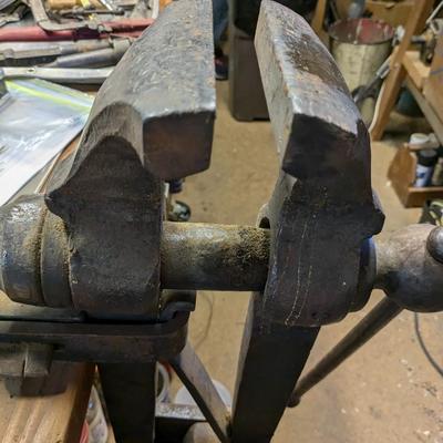 Antique 1912 Blacksmith Leg Box 50# Vise