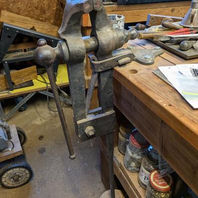Antique 1912 Blacksmith Leg Box 50# Vise