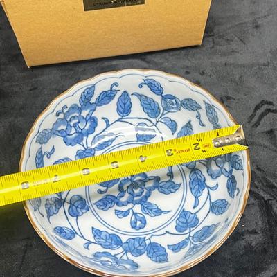 Vintage Chinese or Japanese Bowl Blue White Porcelain NEW