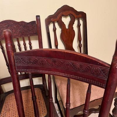 Mixed Lot 5 Vintage Chairs