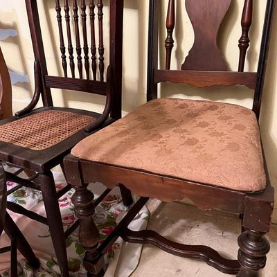 Mixed Lot 5 Vintage Chairs
