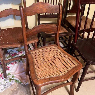 Mixed Lot 5 Vintage Chairs