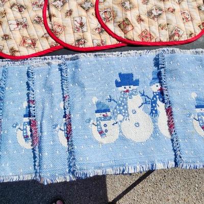 Christmas linen lot