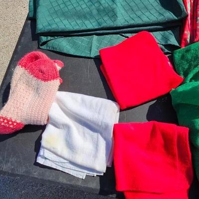 Christmas linen lot