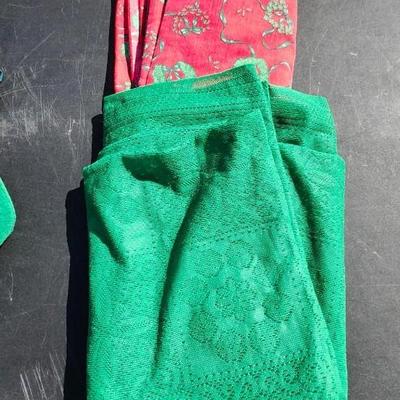 Christmas linen lot