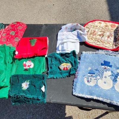 Christmas linen lot