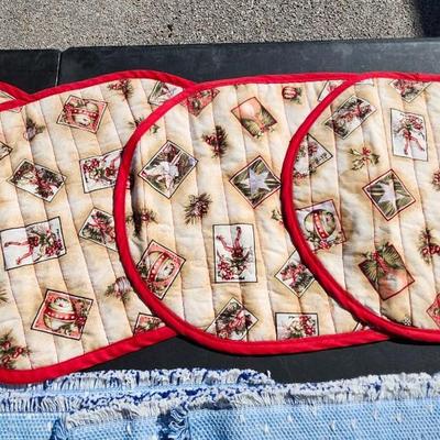 Christmas linen lot