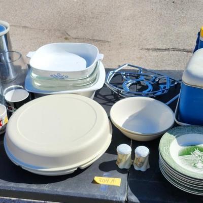 Household kitchen lot including the old Curiosity Shop plates and Corning Ware