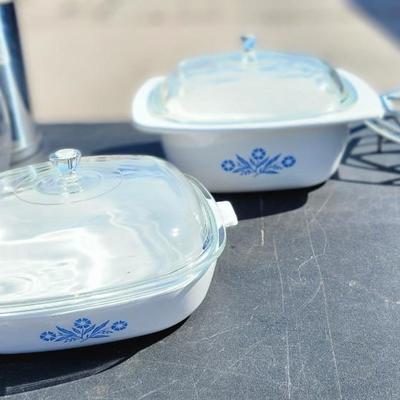 Household kitchen lot including the old Curiosity Shop plates and Corning Ware