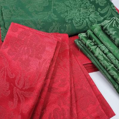 Holiday Table Linen & Placemats