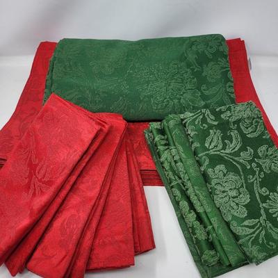 Holiday Table Linen & Placemats