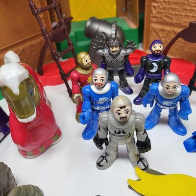 Fisher-Price Imaginext Castle + Extras