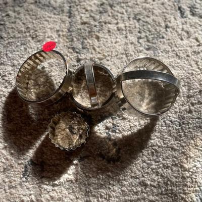 4 round corrugated cookie cutters