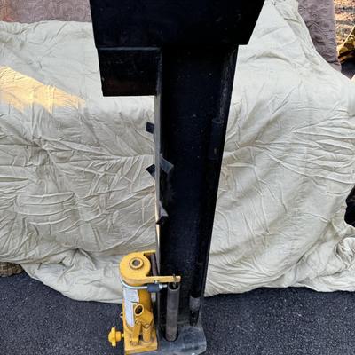 Central Hydraulics 10 Ton Log spliter