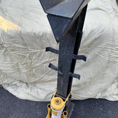 Central Hydraulics 10 Ton Log spliter