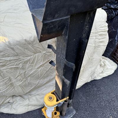 Central Hydraulics 10 Ton Log spliter