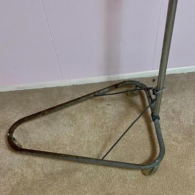Rolling Aluminum Laundry Hanger Stand