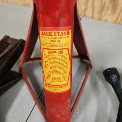 Car Lot, Jack Stands , 4 Way Lug Wrenches , Jacks