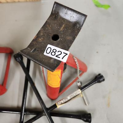 Car Lot, Jack Stands , 4 Way Lug Wrenches , Jacks
