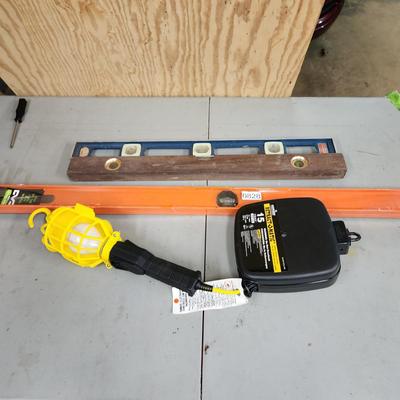 Lot with 3 Levels and 15ft Retract O Matic Work Light