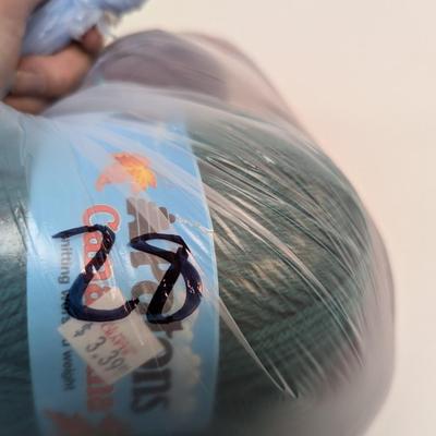 Patons Canadiana Knitting Worsted Yarn/Wool - Various Colors (#28)