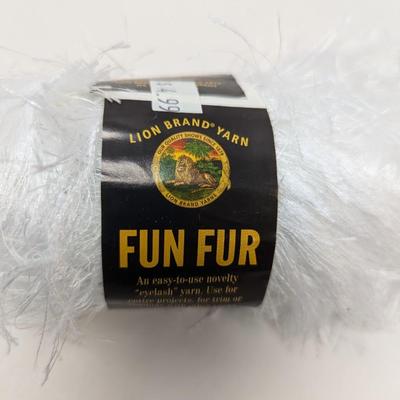 Assortment Of Yarn & Fun Fur (#34)