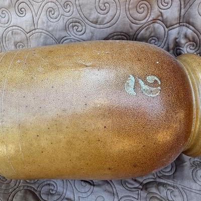 Very nice 2 Gallon Jug / Crock