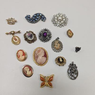 Cameo Brooches & Lapel Pins
