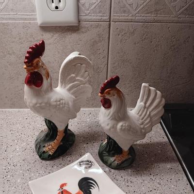CERAMIC DECORATIVE ROOSTERS, TEA BAG PLATES AND SALT/PEPPER SHAKERS