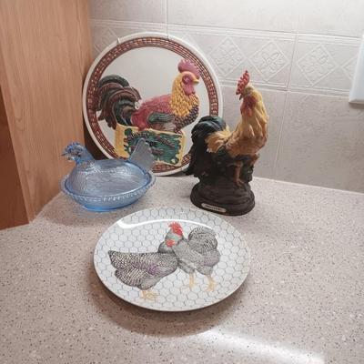 LIGHT BLUE GLASS HEN ON NEST, PLATES AND FREESTANDING ROOSTER