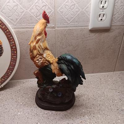 LIGHT BLUE GLASS HEN ON NEST, PLATES AND FREESTANDING ROOSTER
