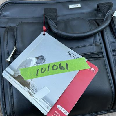 Black Leather Case w/ Strap by Solo