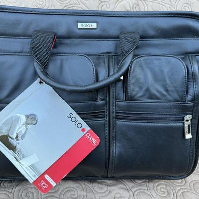 Black Leather Case w/ Strap by Solo